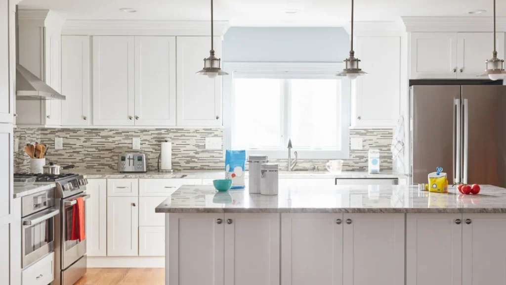 Warm, traditional Fabuwood kitchen cabinetry by CabinetEZ, Clinton, MD.